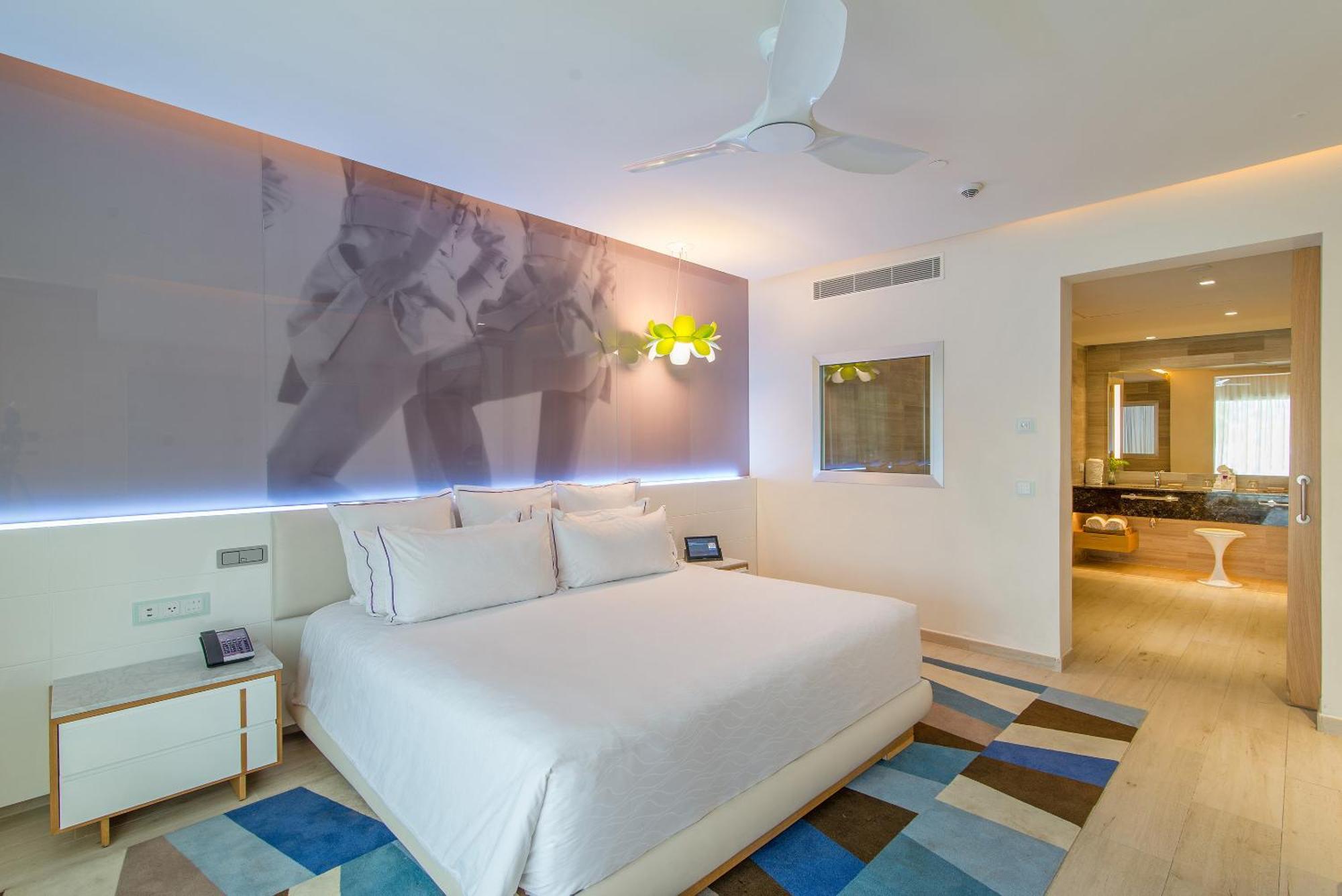 Xhale Club Master Suite Swim Up,1443550750:JPEG